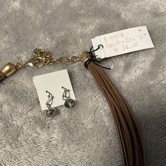 NEW Beaded Necklace & Earring Set - Picture 3 of 3